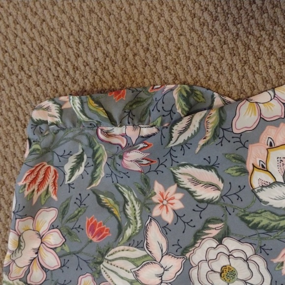 LOFT Floral Blouse - Picture 3 of 9